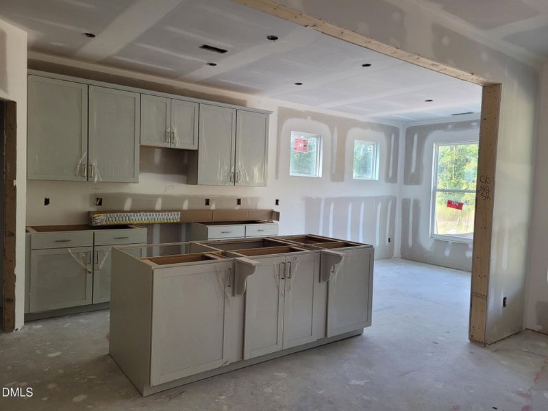 EF 30 Kitchen and Breakfast Area 9-25