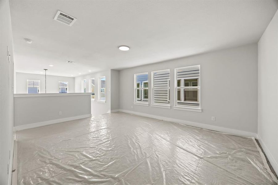 Spacious, unfurnished interior of a new home in North Square at Uptown, Celina (Image 28).