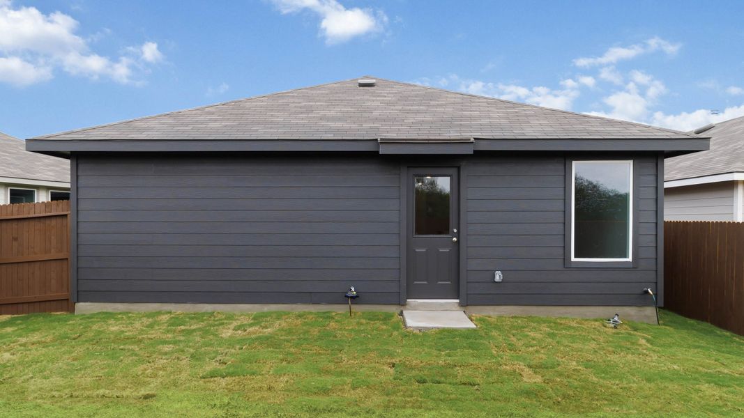Representative exterior details of a home built from the T30A Atlanta by D.R. Horton in Riverfield, Josephine (Image 3).