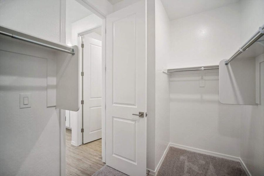 Primary suite walk in closet