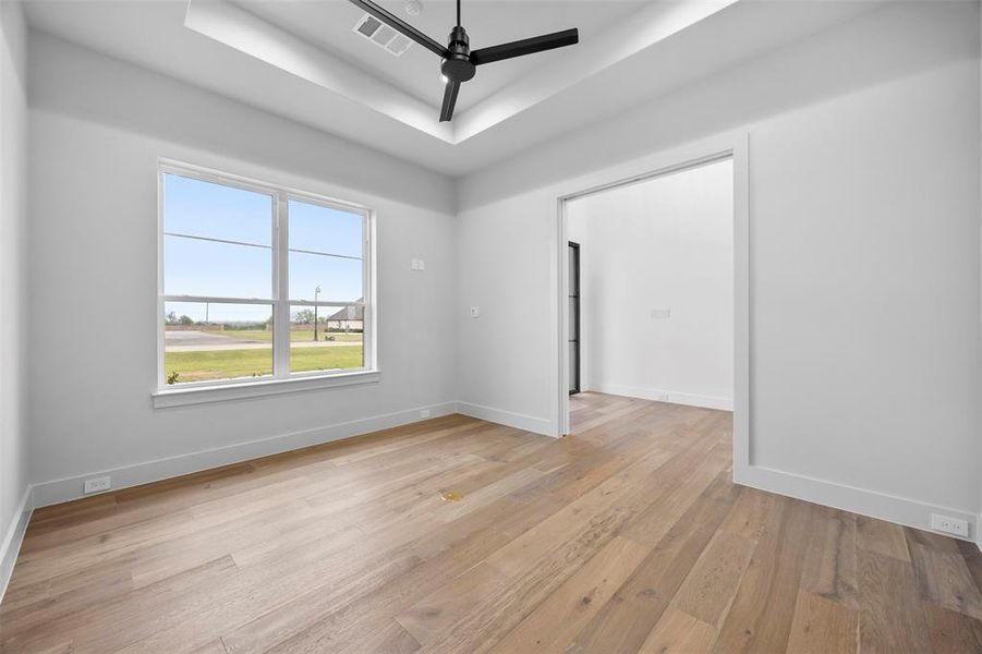 Spacious, unfurnished interior of a new home in , Waxahachie (Image 22).