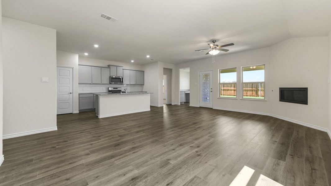 Spacious, unfurnished interior of a new home in Liberty Crossing, Royse City (Image 16).