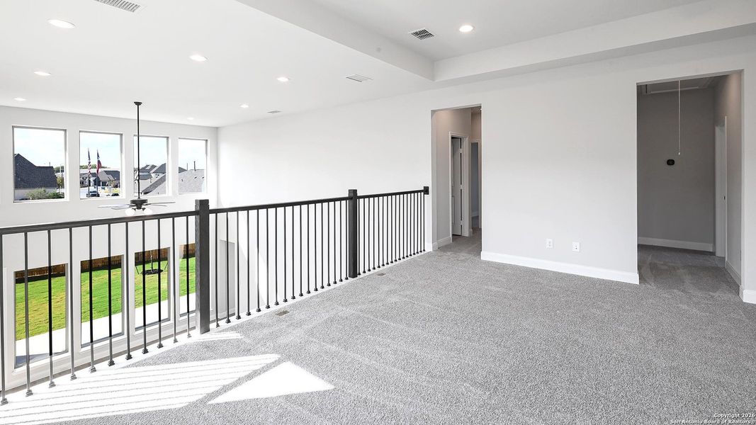 Spacious, unfurnished interior of a new home in Meadows Of Mill Creek 50', Seguin (Image 15).