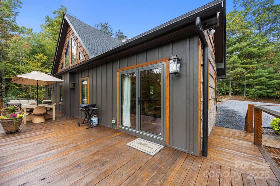 Exterior details and patio area of a home in , Zirconia (Image 2).