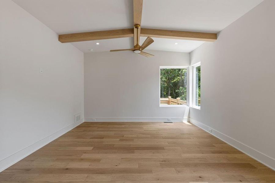 Spacious, unfurnished interior of a new home in Aster, Roswell (Image 30).