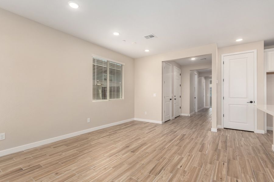 Spacious, unfurnished interior of a new home in Mira Vista at Victory, Buckeye (Image 16).