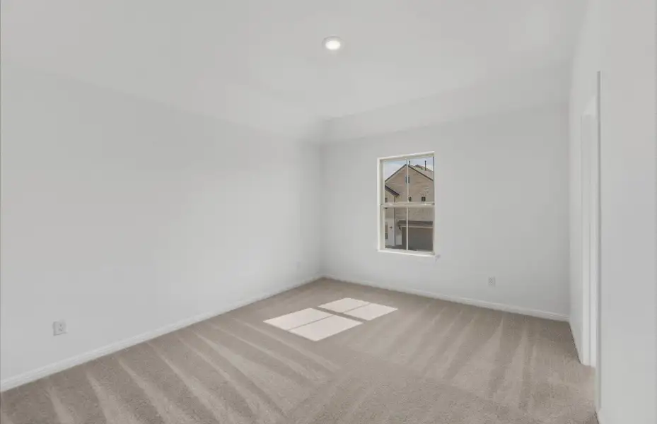Spacious, unfurnished interior of a new home in Bluffview Reserve, Leander (Image 30).