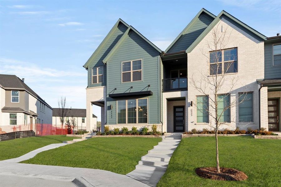 03. 2527 Huxley - Front (3) 03. 2527 Huxley - Front (3)