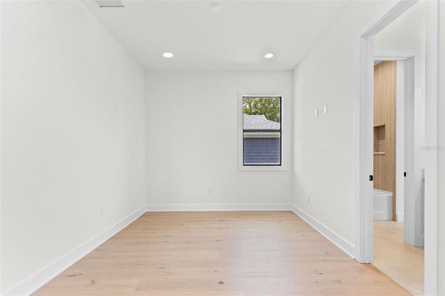 Spacious, unfurnished interior of a new home in , Tampa (Image 39). Spacious, unfurnished interior of a new home in , Tampa (Image 39).