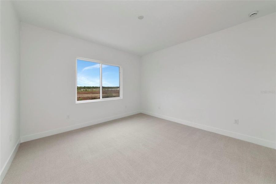 Spacious, unfurnished interior of a new home in , Sarasota (Image 59).