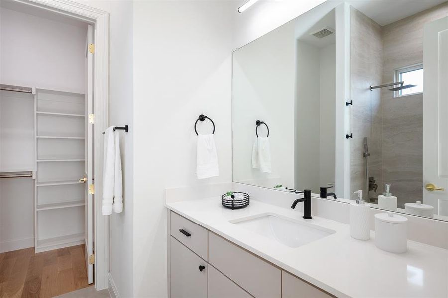 Furnished interior view inside a new home in , Dallas (Image 30).