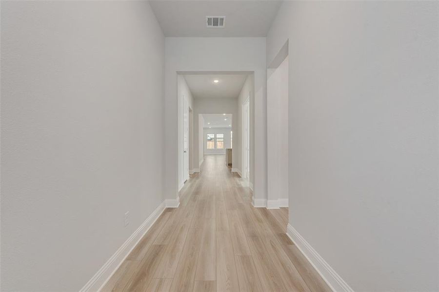 Spacious, unfurnished interior of a new home in Bayside, Rowlett (Image 14).