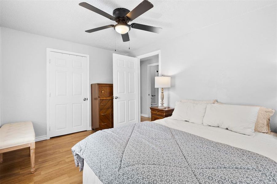 Furnished interior view inside a new home in , Weatherford (Image 9).