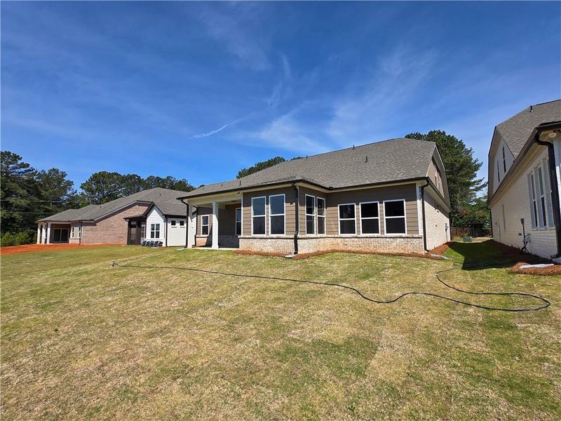 Exterior details and patio area of a home in Pinecrest Ridge, Dacula (Image 15).