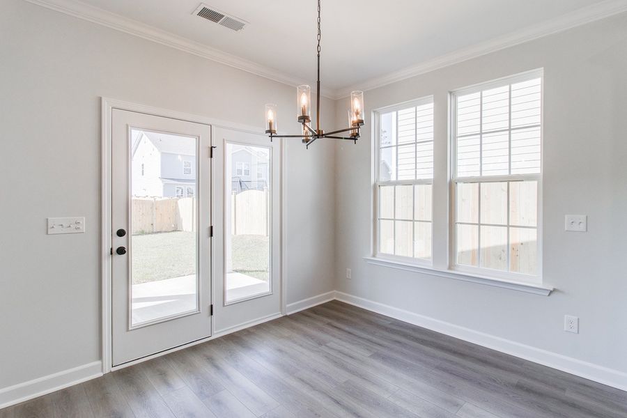 Spacious, unfurnished interior of a new home in Pebble Branch, Chapin (Image 27).