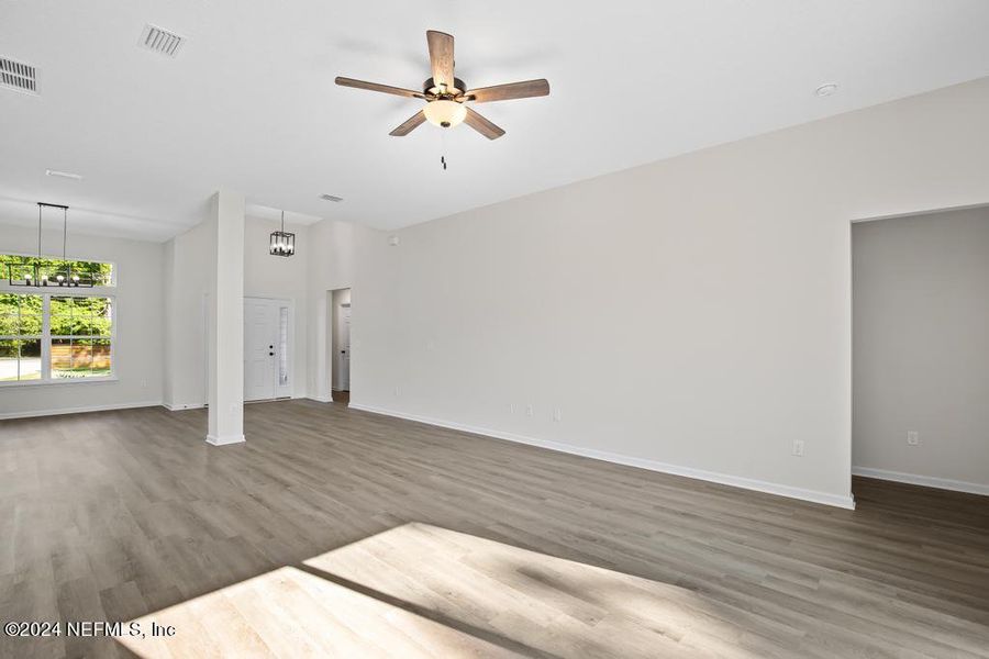 Spacious, unfurnished interior of a new home in , Jacksonville (Image 30).