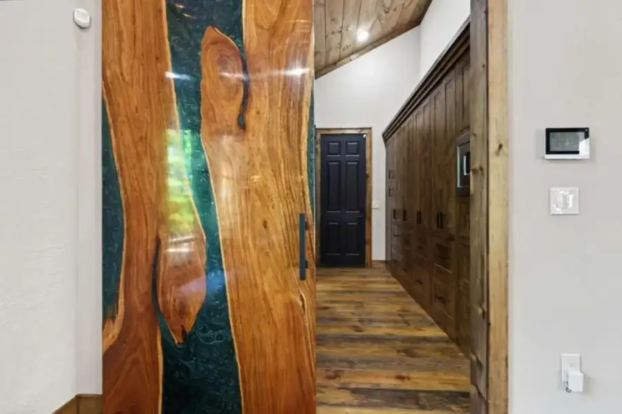 Image 48 of a home in .