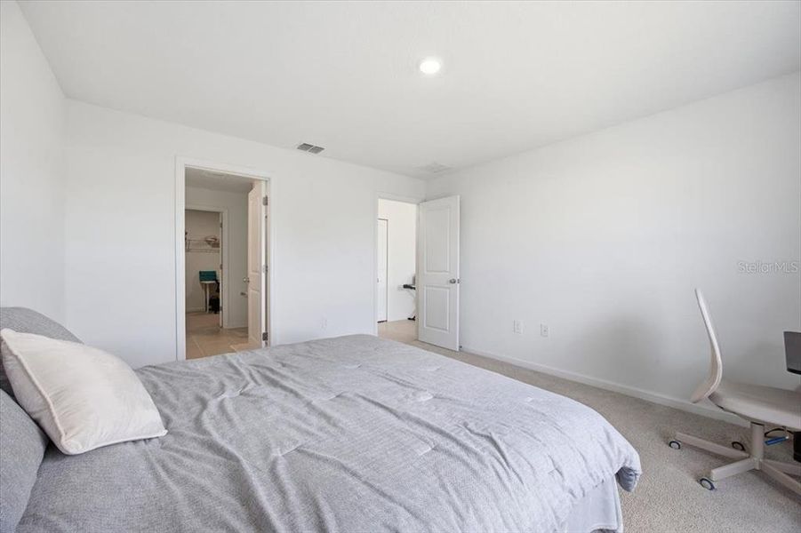 Image 29 of a home in Hunt Club Groves.