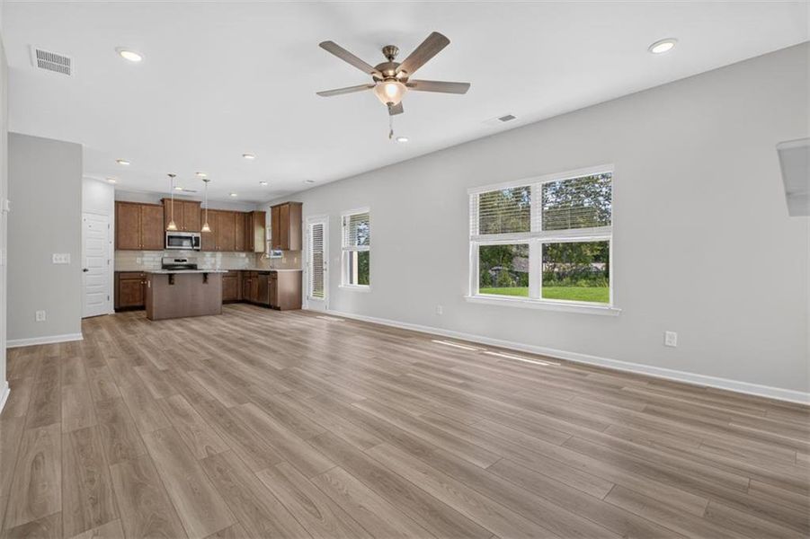 Spacious, unfurnished interior of a new home in Summerfield Place, Carrollton (Image 28).