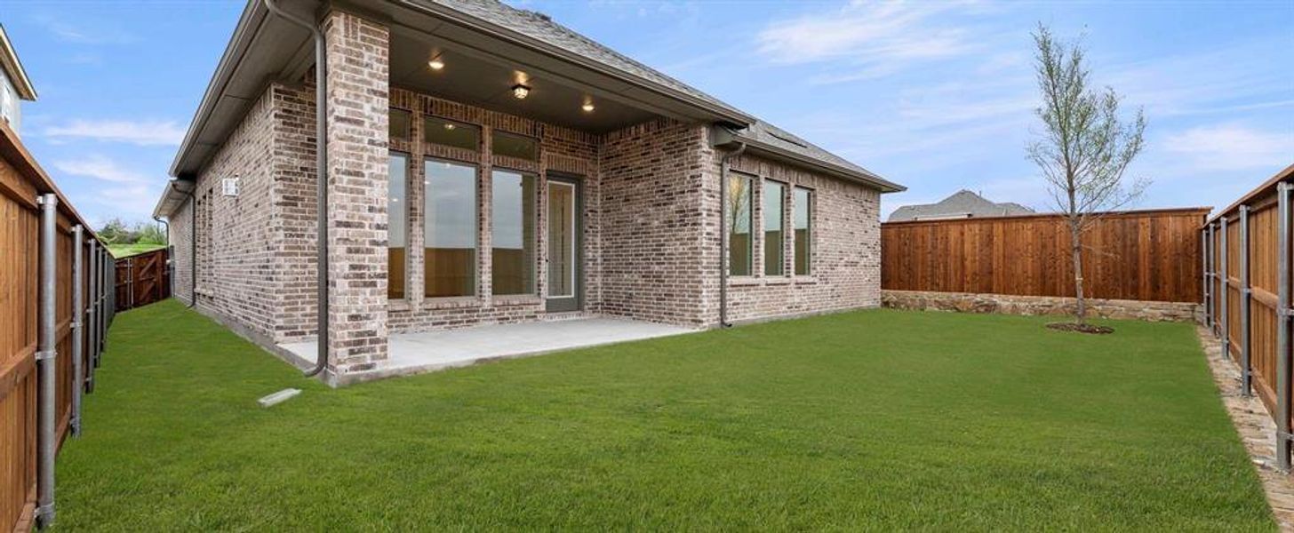 Rear Exterior Design Representative Photo