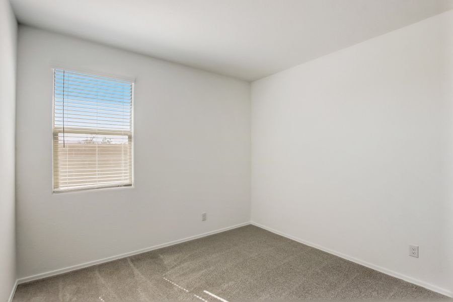 Representative unfurnished interior of a home built from the Larkspur by DRB Homes in The Villas at Mystic, Peoria (Image 14).