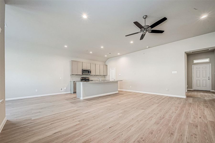 Image 18 of a home in King Oaks Village.