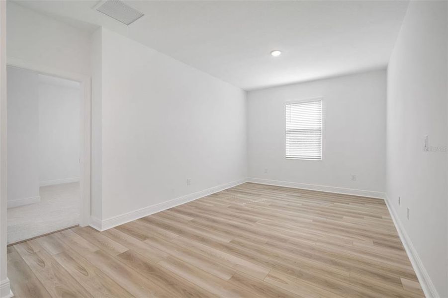 Spacious, unfurnished interior of a new home in North River Ranch, Parrish (Image 40).