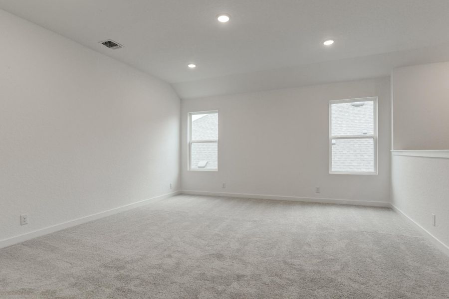 Representative unfurnished interior of a home built from the Alexis by Ashton Woods in Nopal Valley, San Antonio (Image 23).