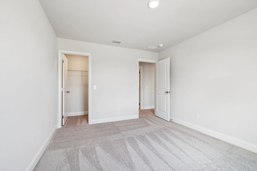 Spacious, unfurnished interior of a new home in Cades Bluff, Lebanon (Image 38).