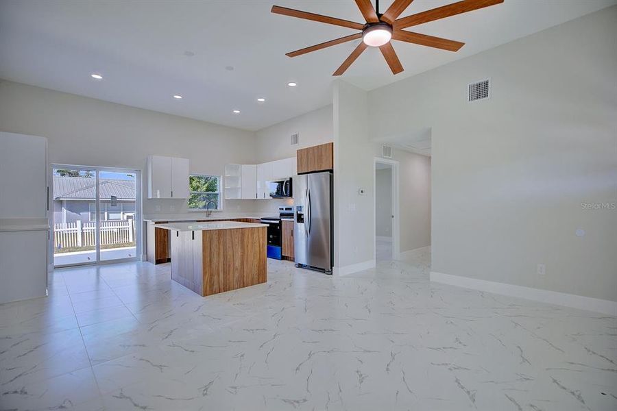Furnished interior view inside a new home in , Avon Park (Image 15).