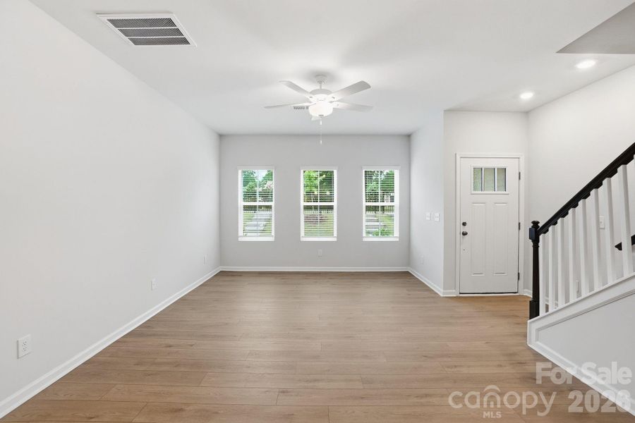 Spacious, unfurnished interior of a new home in Sloan Station, Charlotte (Image 20).