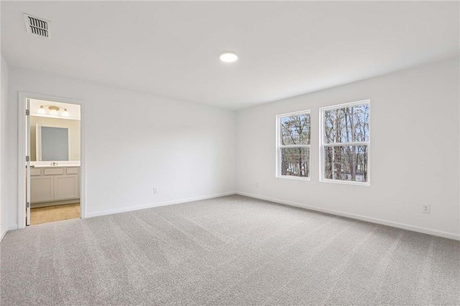 Spacious, unfurnished interior of a new home in Leydenview, Mableton (Image 19).