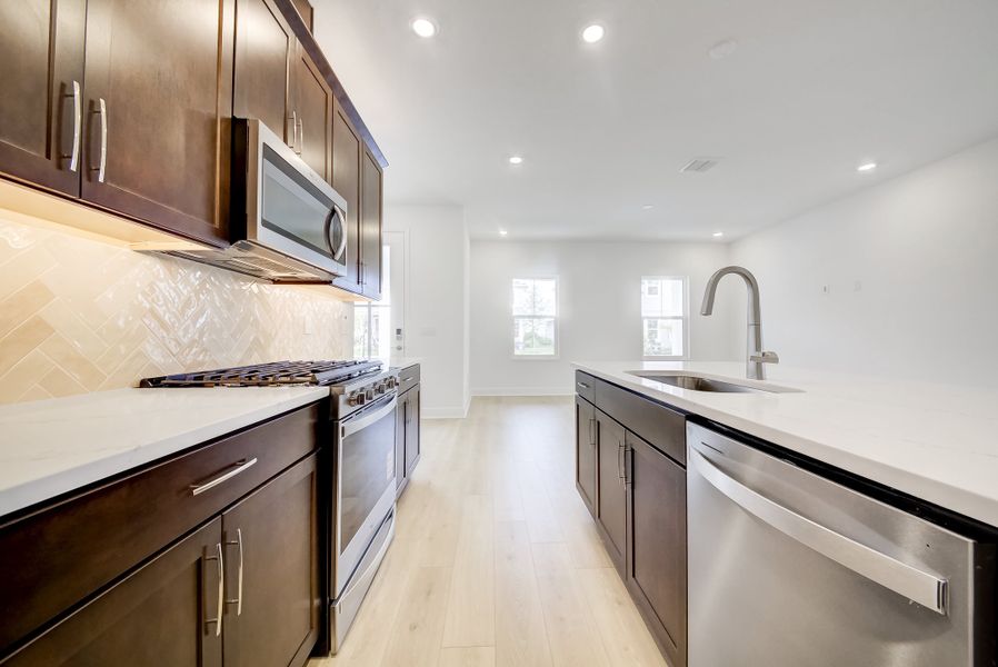 4br New Home in Sarasota, FL.  - Slide 37