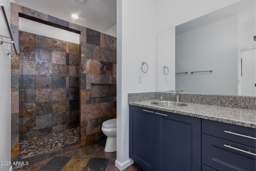 2943 E Lookout Ln (34) 2943 E Lookout Ln (34)