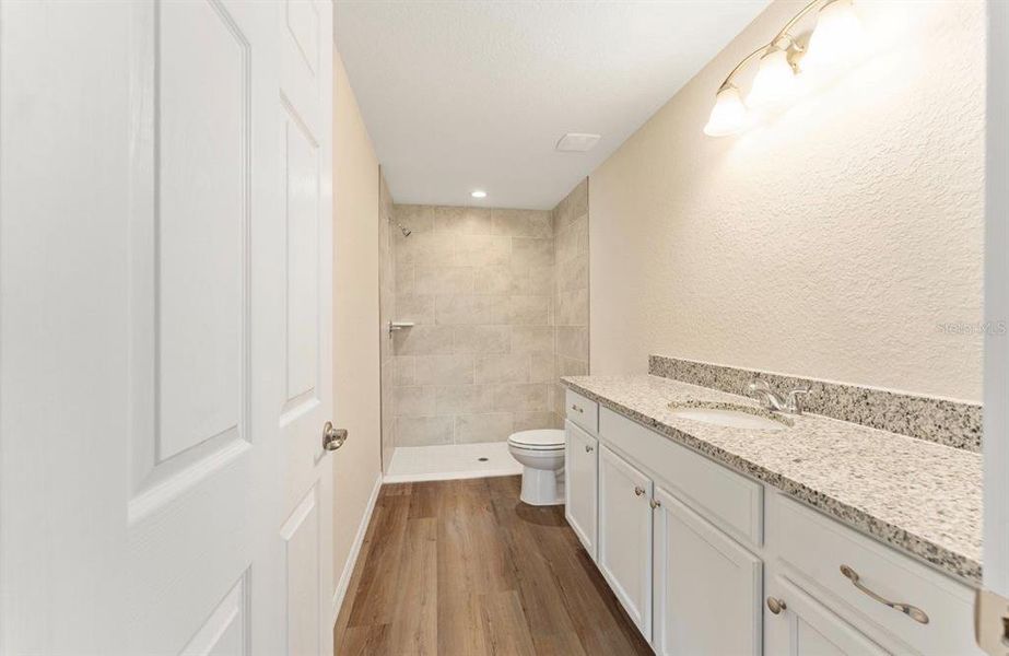 Furnished interior view inside a new home in , Dunnellon (Image 6).