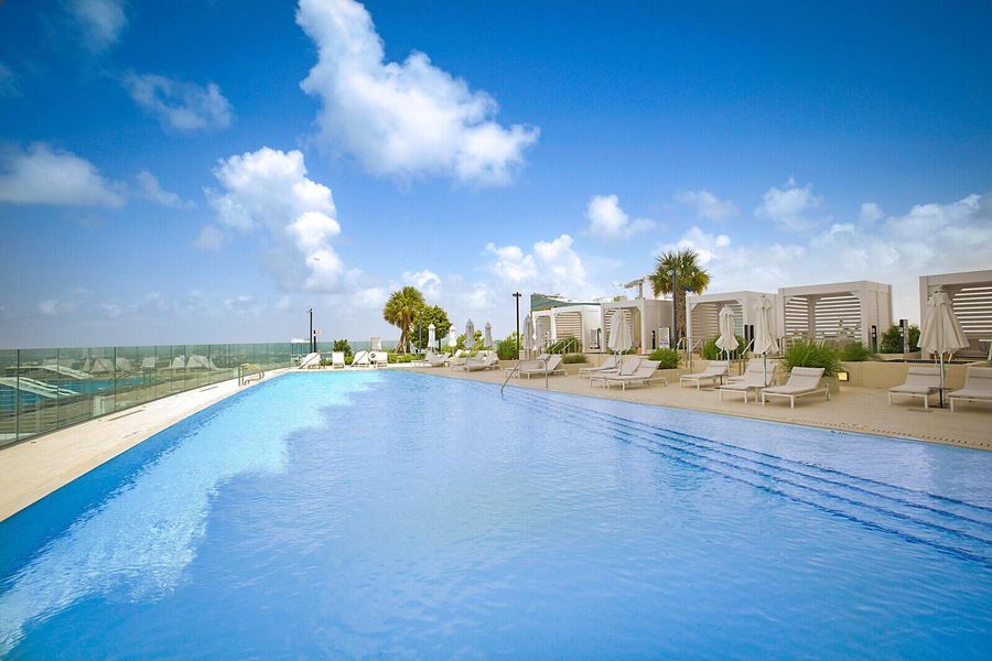 Condo located in Miami, FL showcasing its design and architecture (Image 3).