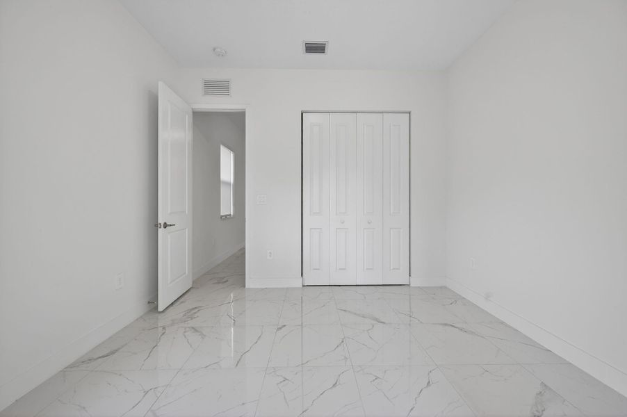 Spacious, unfurnished interior of a new home in , Davie (Image 19).