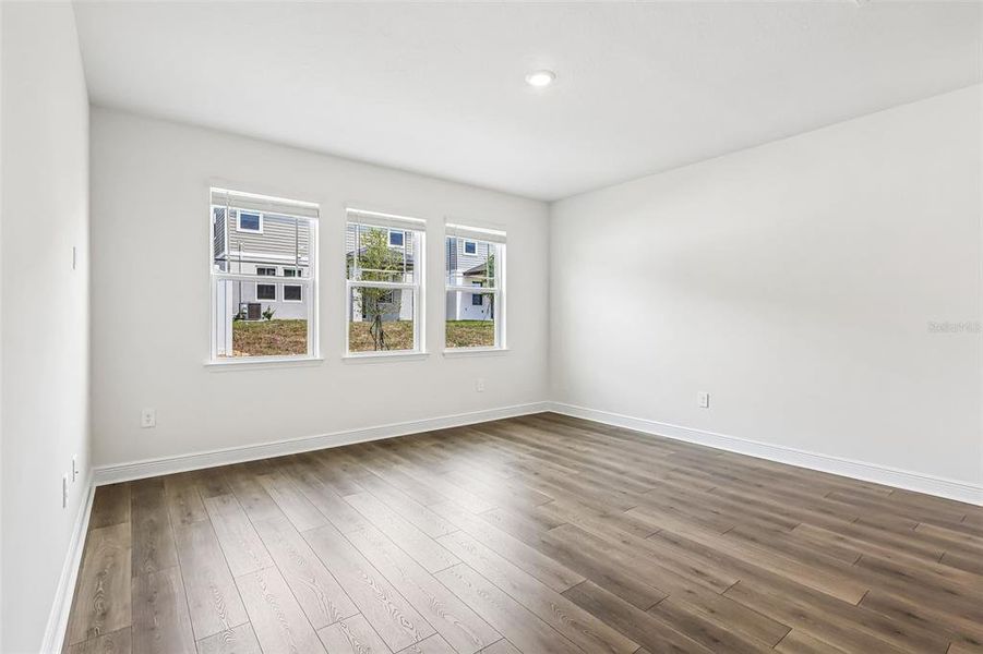Spacious, unfurnished interior of a new home in Cyrene at Minneola, Minneola (Image 24).