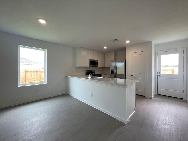 *Not actual home, pictures representative of same floor plan*