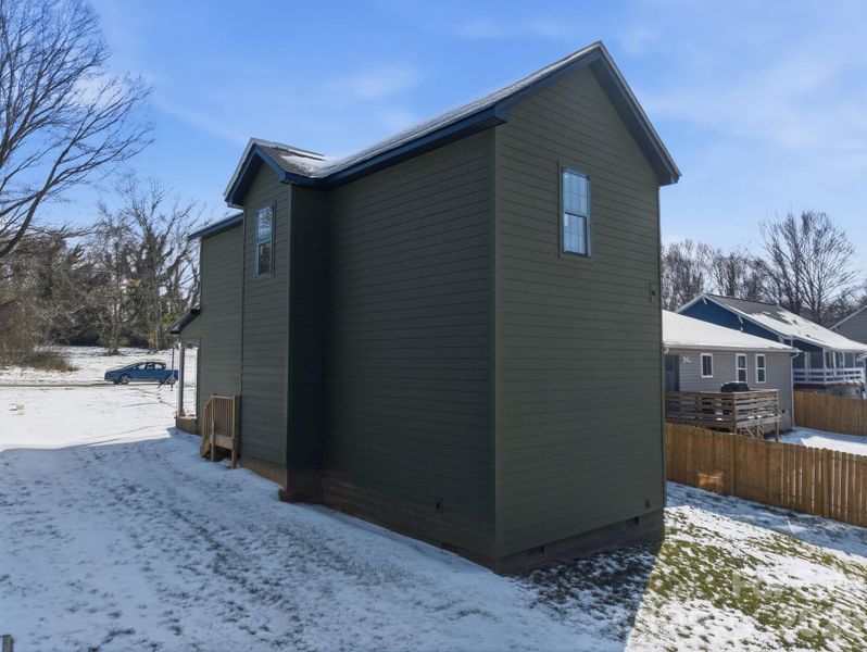 Exterior details and patio area of a home in , Statesville (Image 4).
