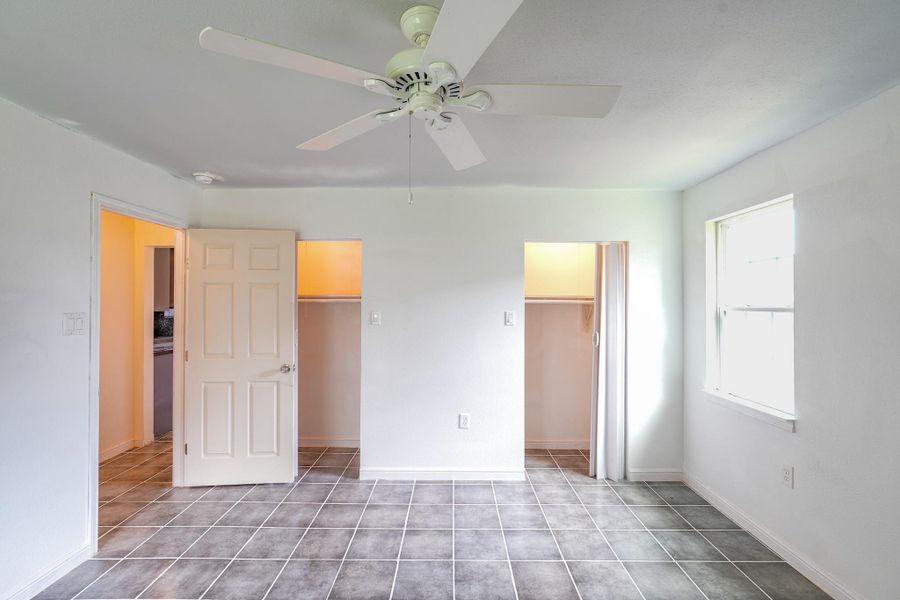 Spacious, unfurnished interior of a new home in , Houston (Image 5).