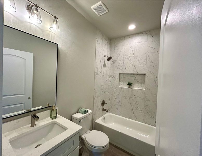 Secondary bathroom. Secondary bathroom.