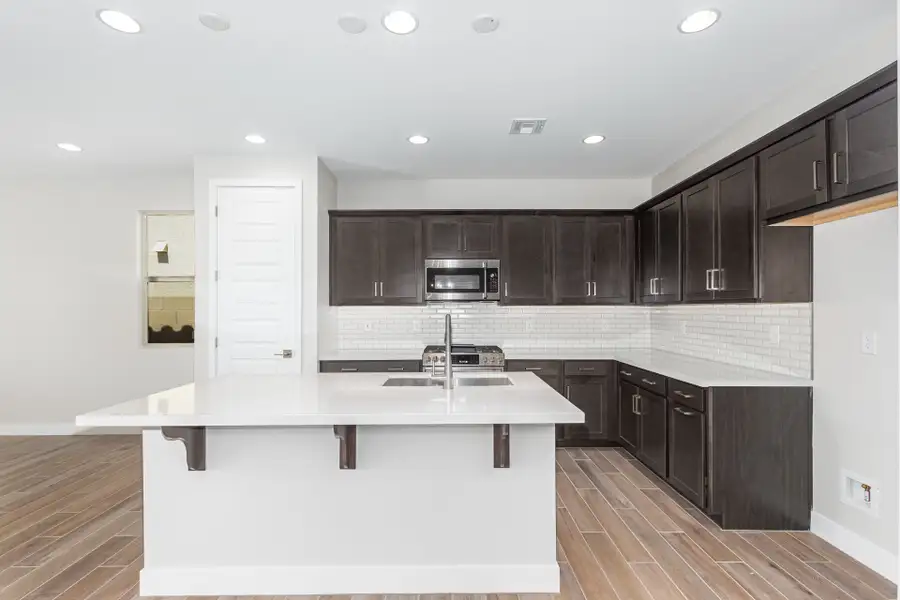 Furnished interior view inside a new home in Allen Ranches, Litchfield Park (Image 4). Furnished interior view inside a new home in Allen Ranches, Litchfield Park (Image 4).