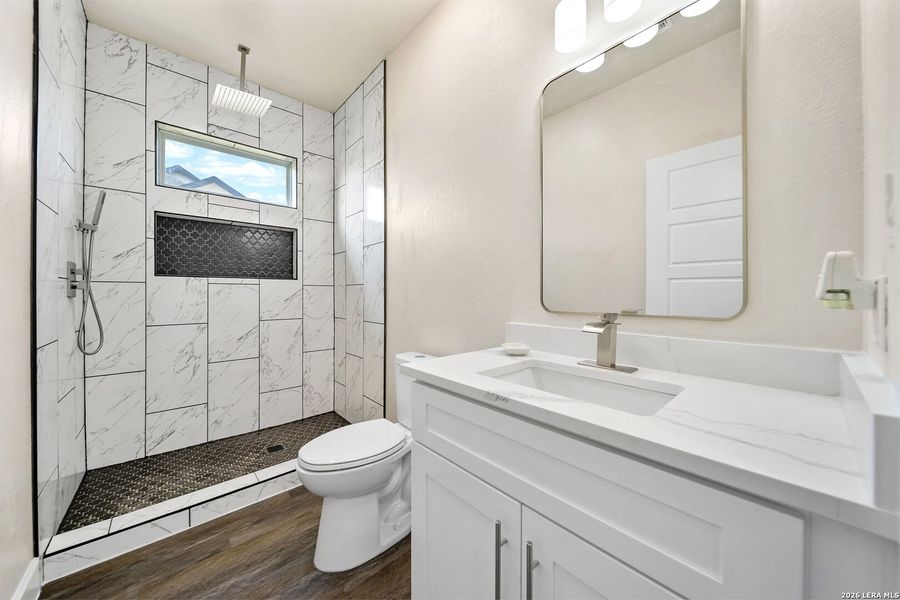 Furnished interior view inside a new home in , Atascosa (Image 16).