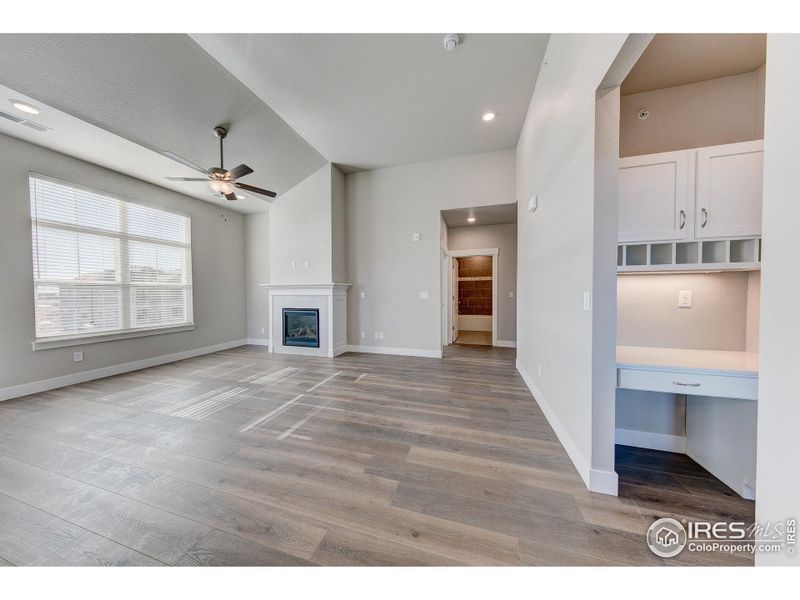 Spacious, unfurnished interior of a new home in Highlands at Fox Hill - The Flats, Longmont (Image 22).