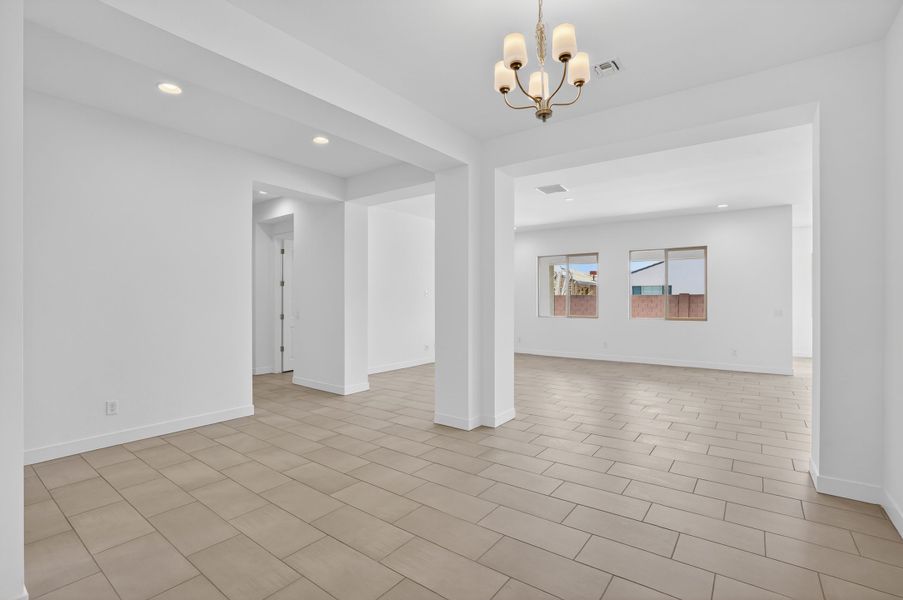 Spacious, unfurnished interior of a new home in Stonehaven, Glendale (Image 26).
