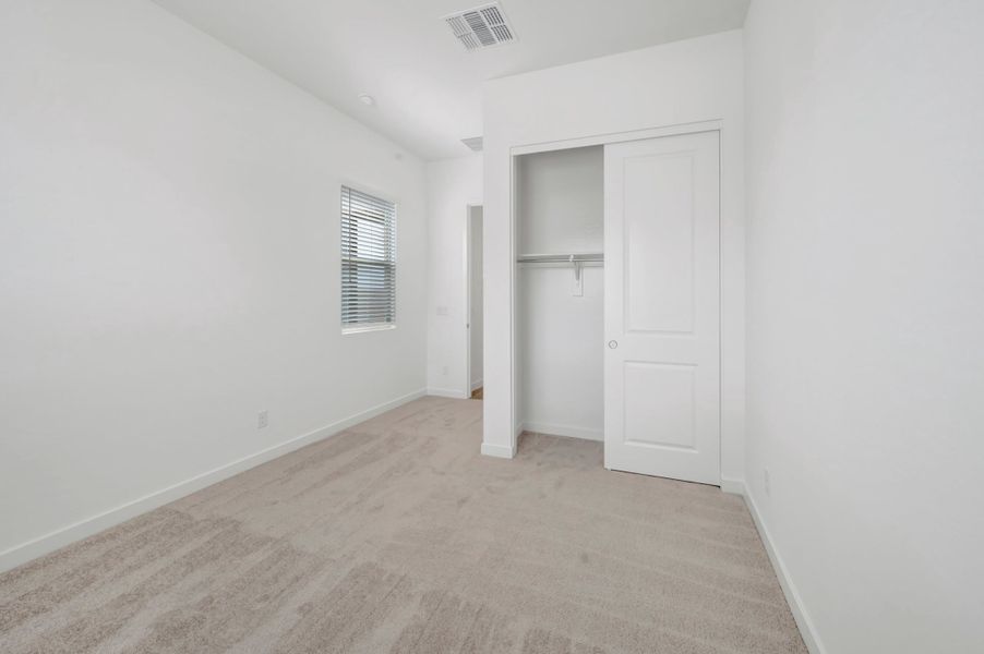 Spacious, unfurnished interior of a new home in Terraza, San Tan Valley (Image 41).