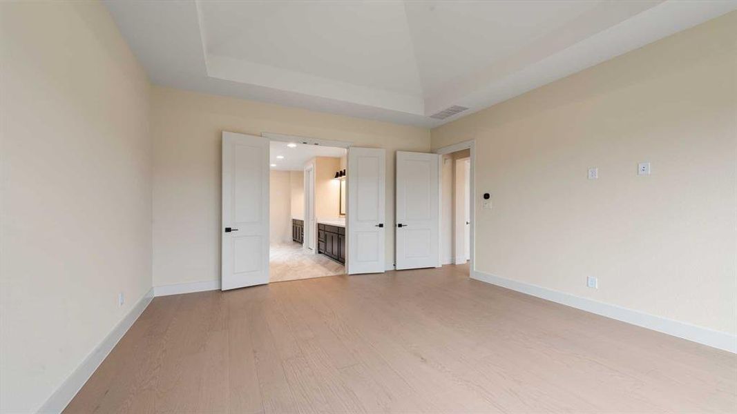 Spacious, unfurnished interior of a new home in Terraces, Rockwall (Image 26).