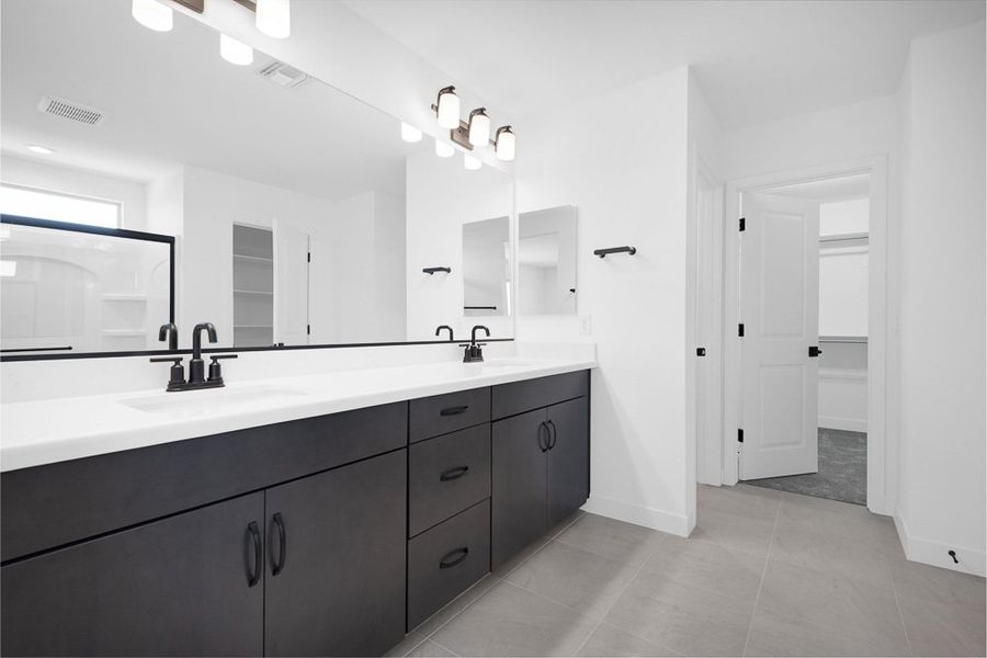 Representative furnished interior of a home built from the Winsor by Taylor Morrison in Stonehaven Discovery Collection, Glendale (Image 15).
