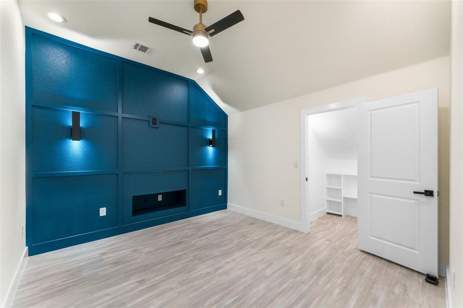 Spacious, unfurnished interior of a new home in , Dallas (Image 10).
